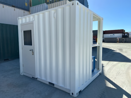 White Modified 10ft Shipping Container with AC