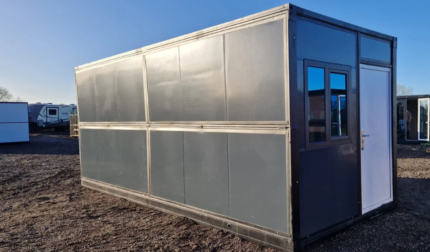 19x8 folding container